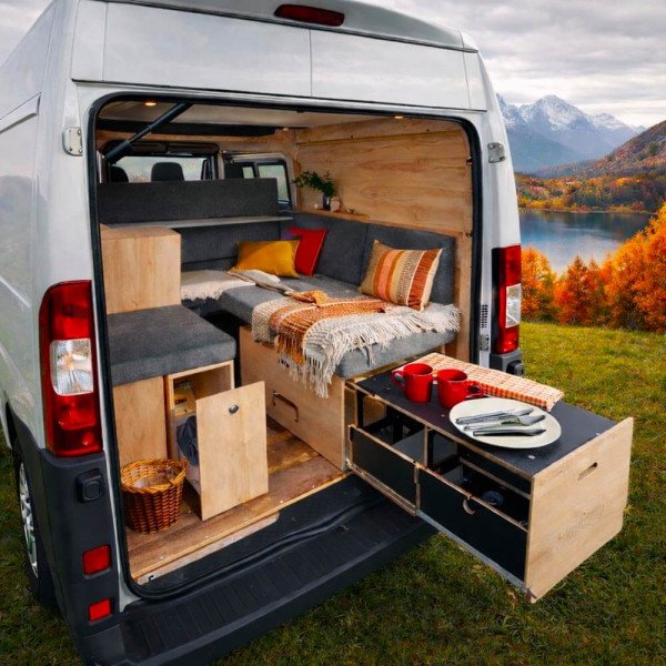 Camper Ausbau Module f&uuml;r Kastenwagen L2H2 - Bett, K&uuml;che & Stauraum