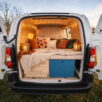 Kleintransporter Camper Ausbau mit modularem Schlafsystem & Bett