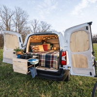 Umbau vom Kleintransporter zum Mini Camper in 5 Minuten