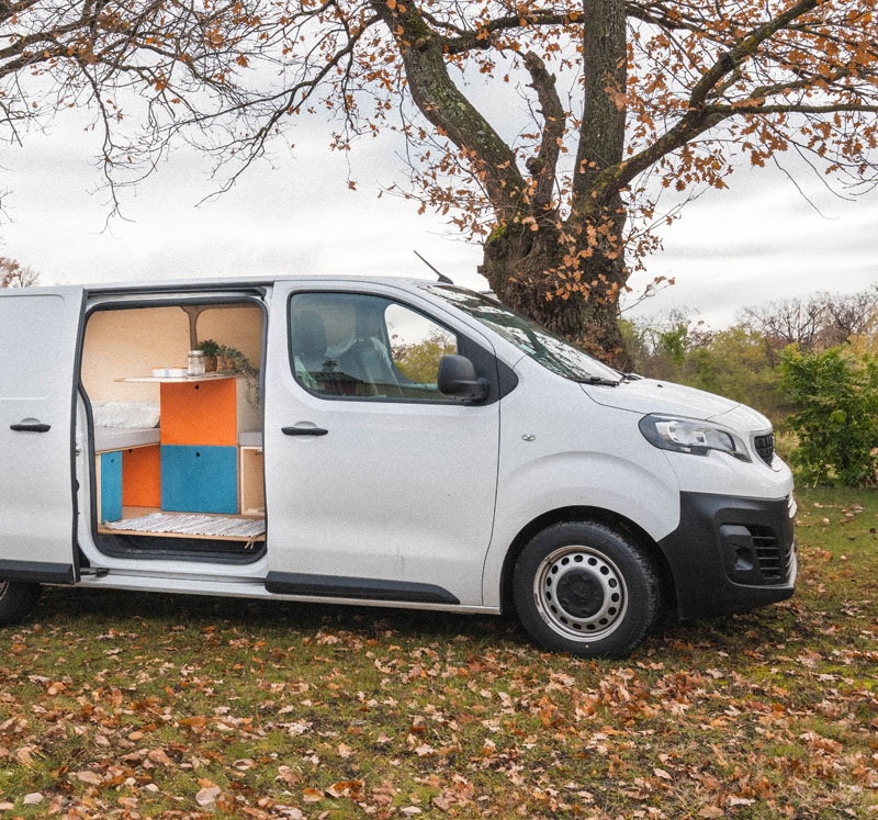 Van mit Tisch