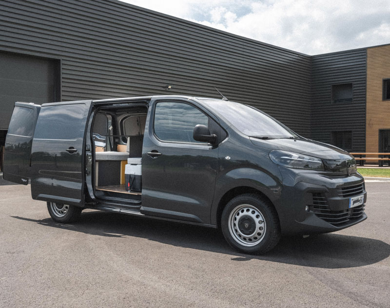 Umgebauter Peugeot Expert Van